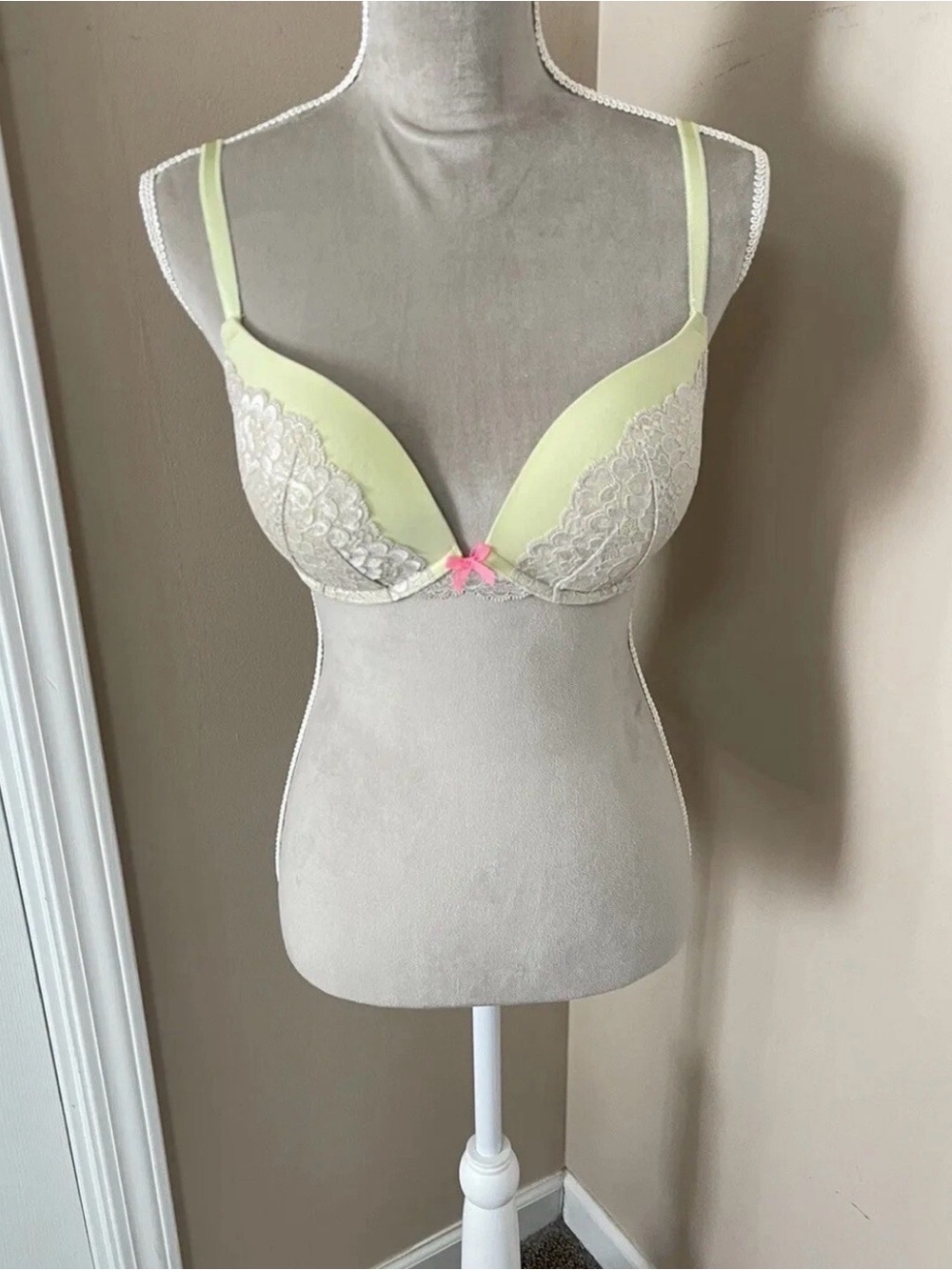 Victoria’s Secret dream angel push-up bras size 34D